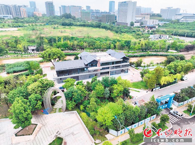 一步完善岳, 智谷集团城, 长沙晚报